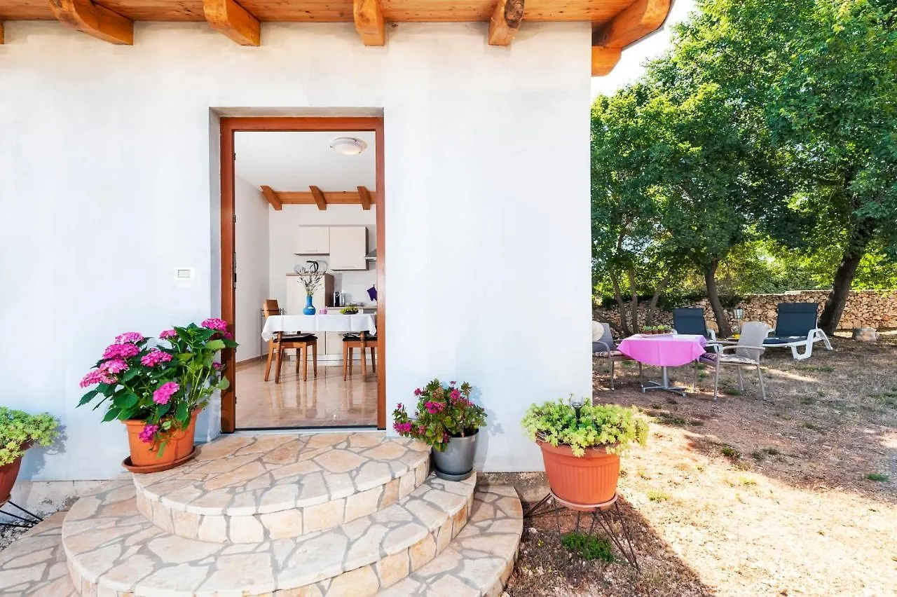 דירות רוביני House Lena - 800 M From The Sea