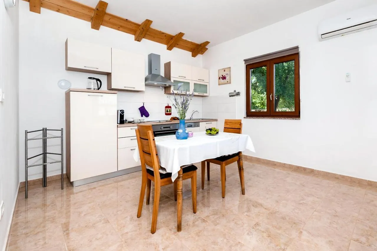 דירות רוביני House Lena - 800 M From The Sea קרואטיה