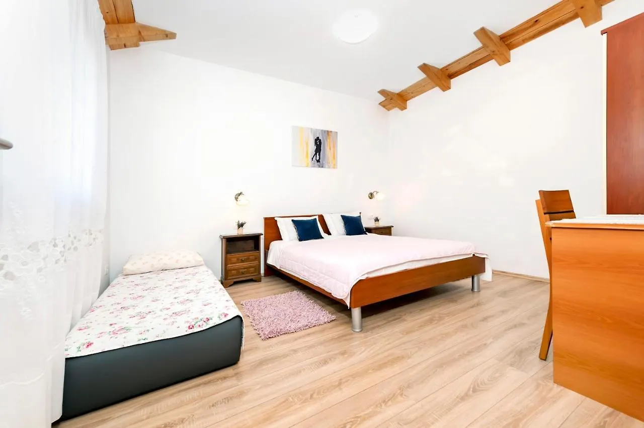 House Lena - 800 M From The Sea Apartment Rovinj